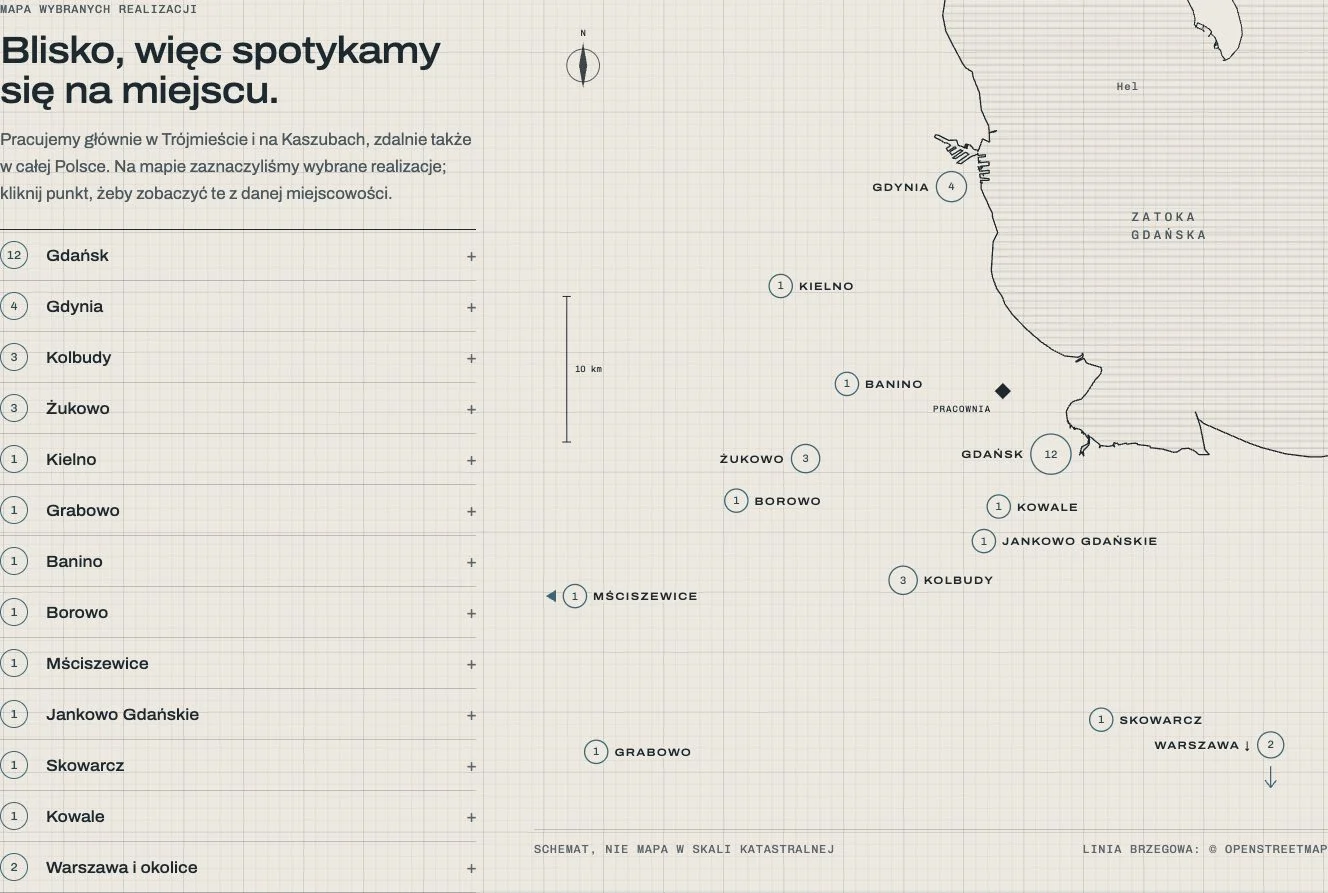 Mapa realizacji: schemat Trójmiasta i Kaszub z punktami i liczbą projektów w miejscowościach